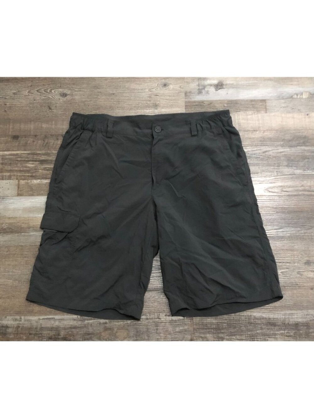 Columbia Mens Size 36 Charcoal Gray Lightweight Cargo Shorts